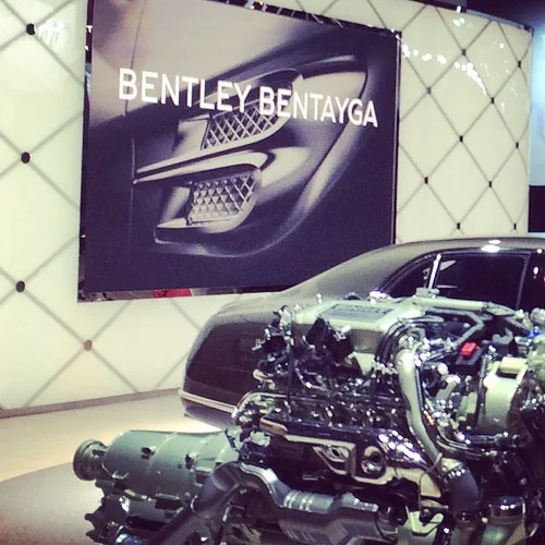 Imagem real do veículo Bentley Bentayga V6 2026