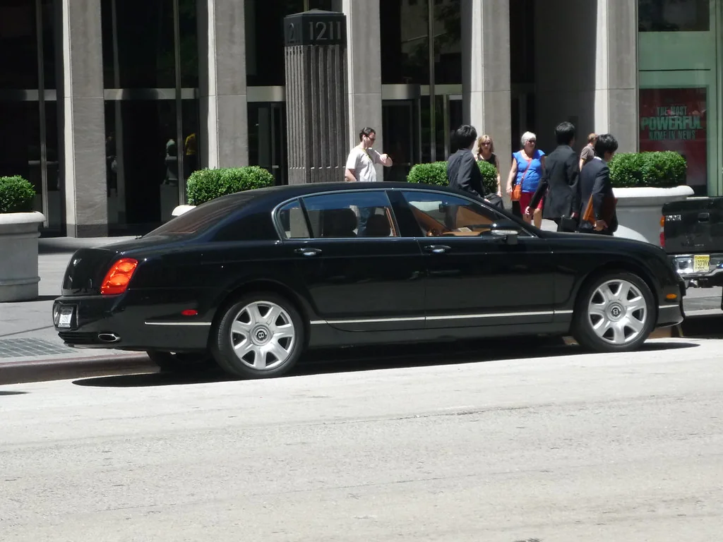 Imagem real do veículo Bentley Flying Spur Luxury 2024