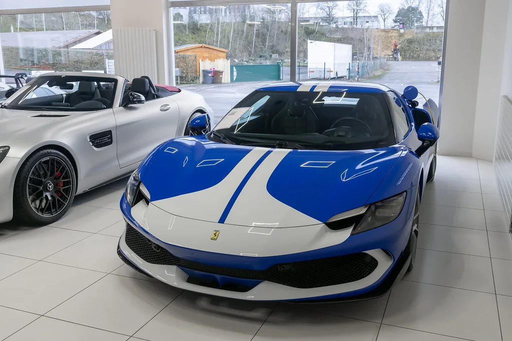 Imagem real do veículo Ferrari 296 Gtb V6 2023