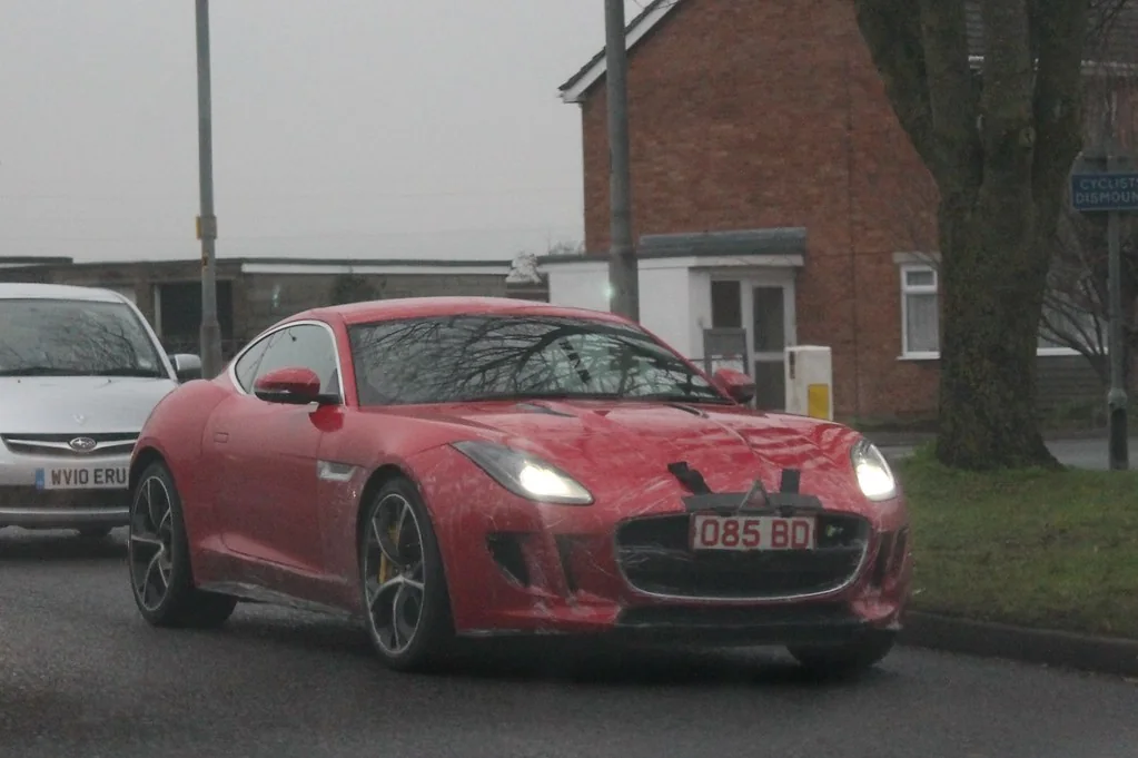Imagem real do veículo Jaguar F Type Turbo 2021